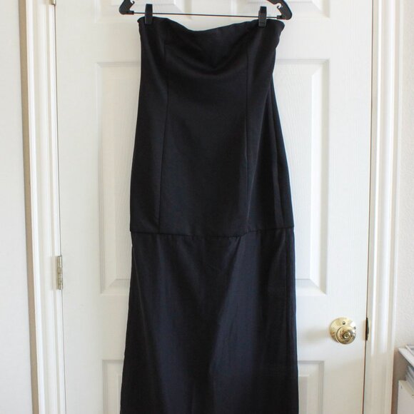 Elegant Black Strapless Maxi Dress - Picture 2 of 11